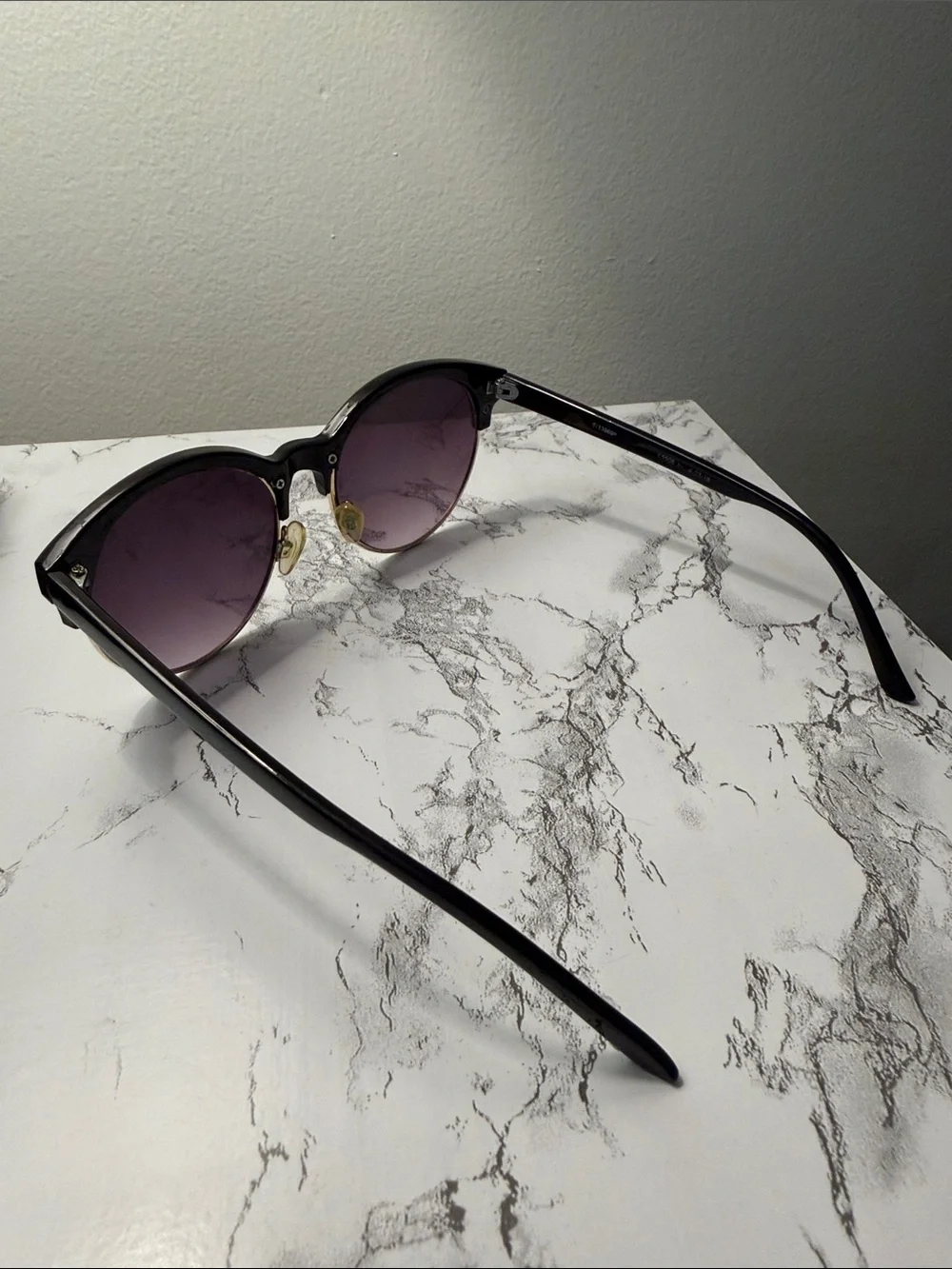 Women's Round Sunglasses - Purple Lenses